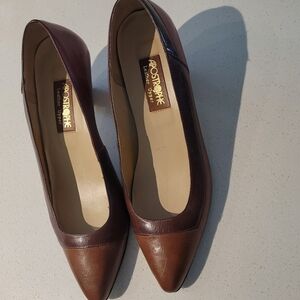 Apostrophe Brown Leather Heels with Pointed Toe